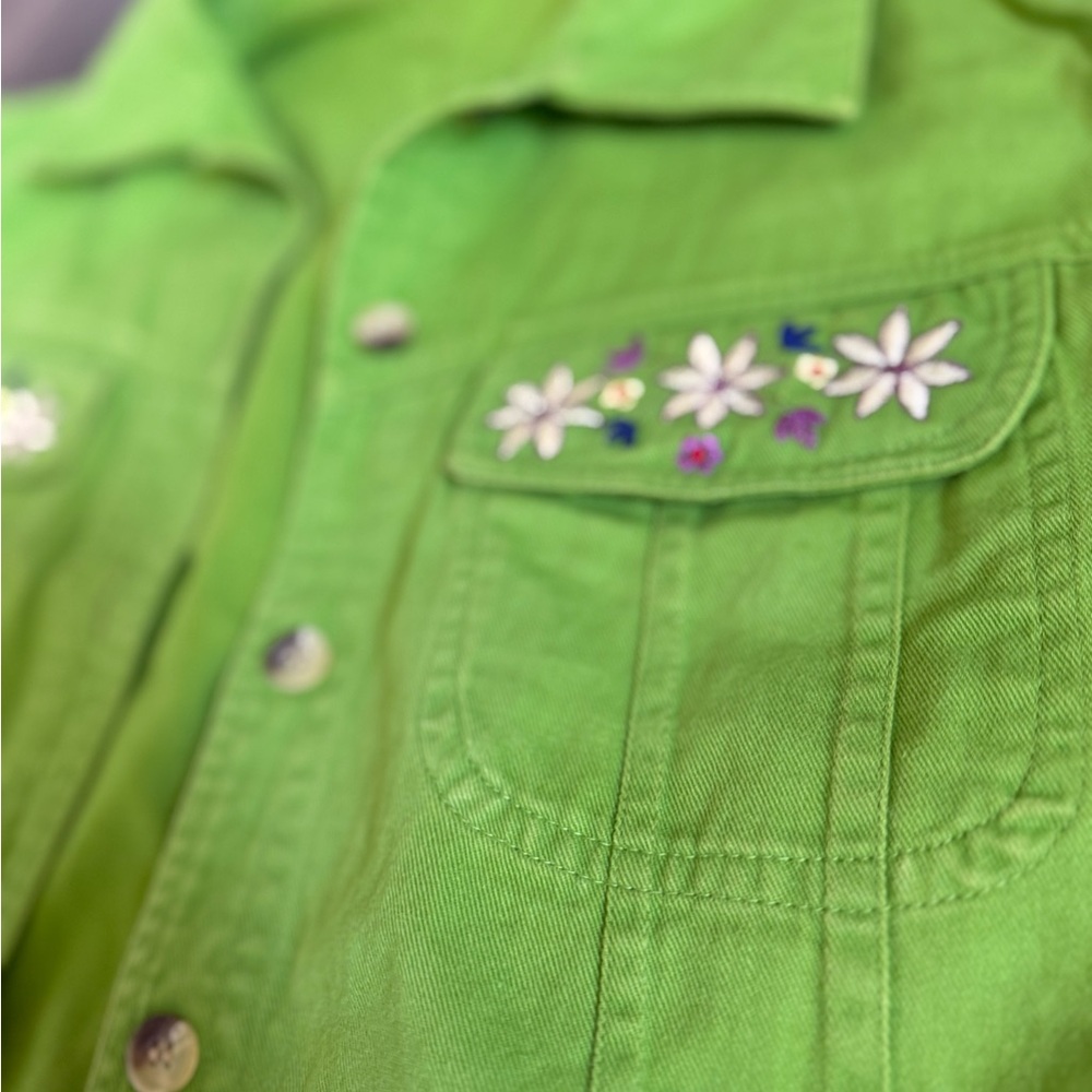 Women’s Green Embroidered Daisy Vest Jacket